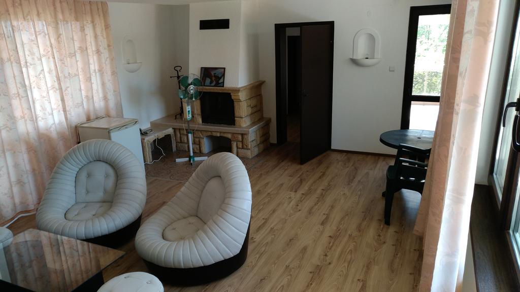 Червената къща Hotel Кошарица Екстериор снимка
