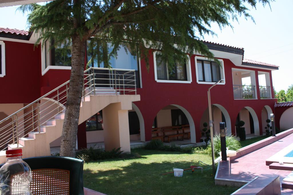 Червената къща Hotel Кошарица Екстериор снимка